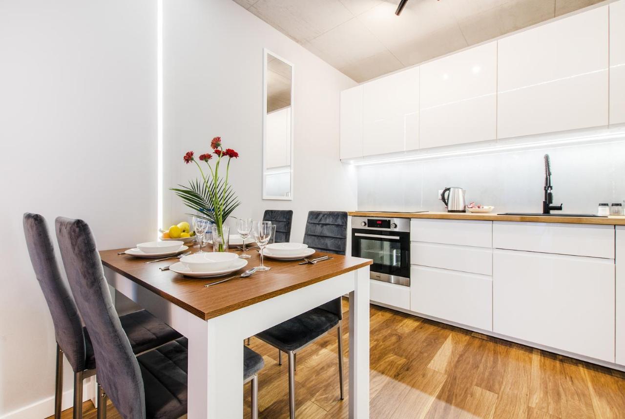 Smart Rental Management Apartments - City Center Vratislav Exteriér fotografie